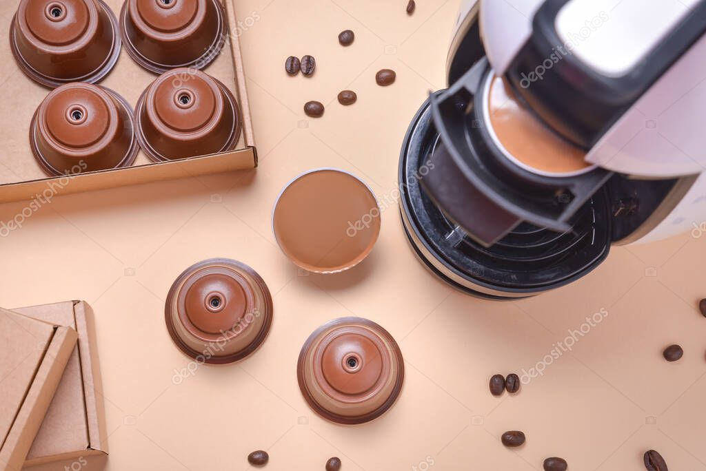 Scatole di cialde di caffè esposte in negozio